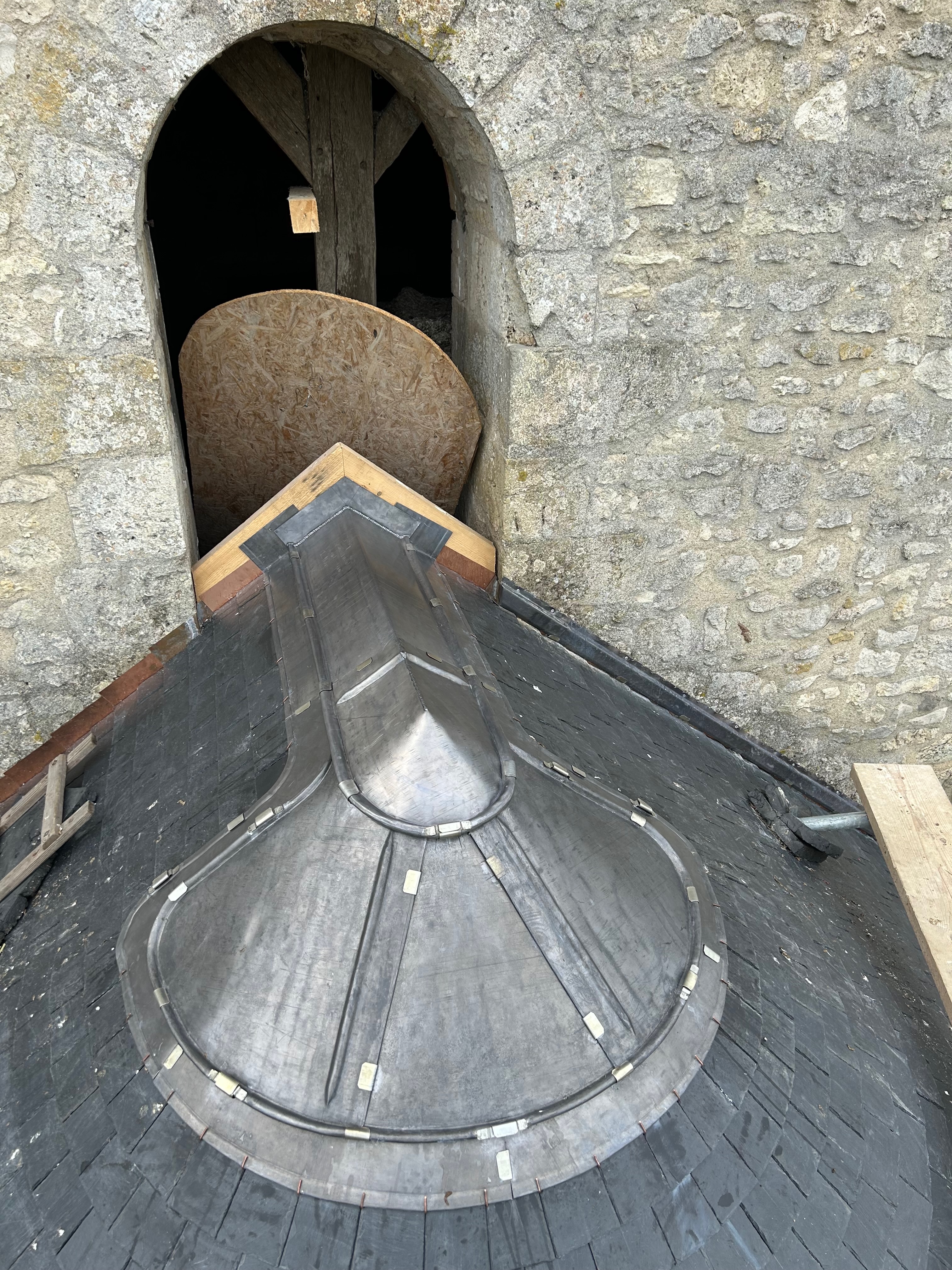 Plomb — rénovation toiture Loiret Puissant Couverture